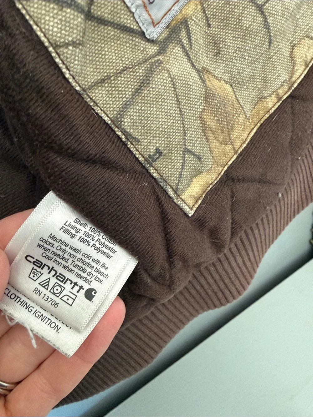 Vintage Y2K Carhartt Kids Real Tree Camo Quilted Hooded Work Wear Jacket Small